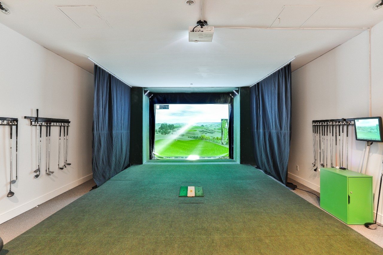 Virtual Reality Golf Simulator